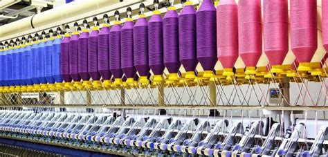  Viscosa: Un Sustituto Sintétic del Algodón para la Industria Textil Moderna?